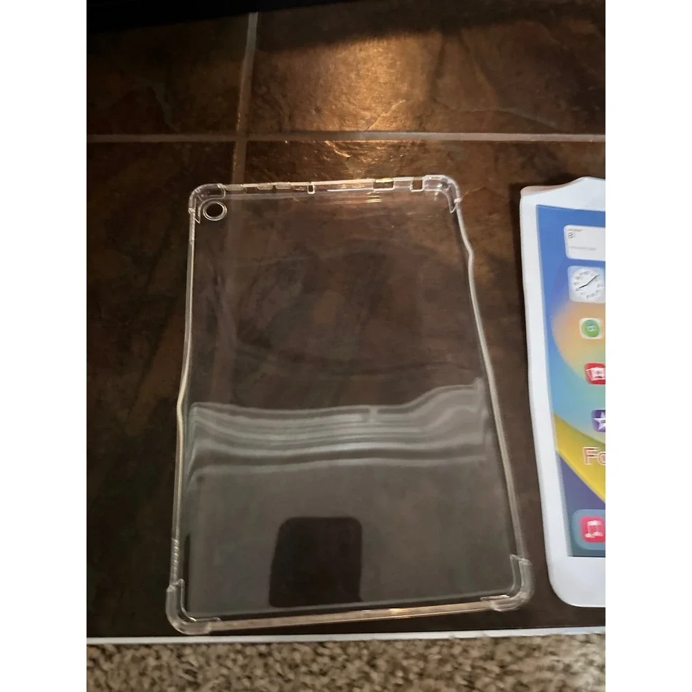 NWOT Fire HD10 2023 Tablet Case, Scratch-Resistant Back, Non-Yellowing, Crystal